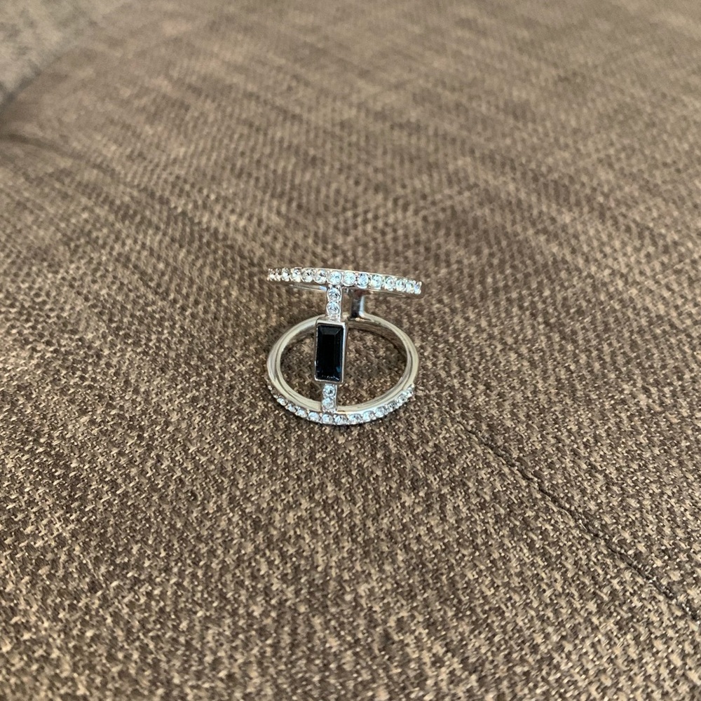 Vera Wang fashion ring